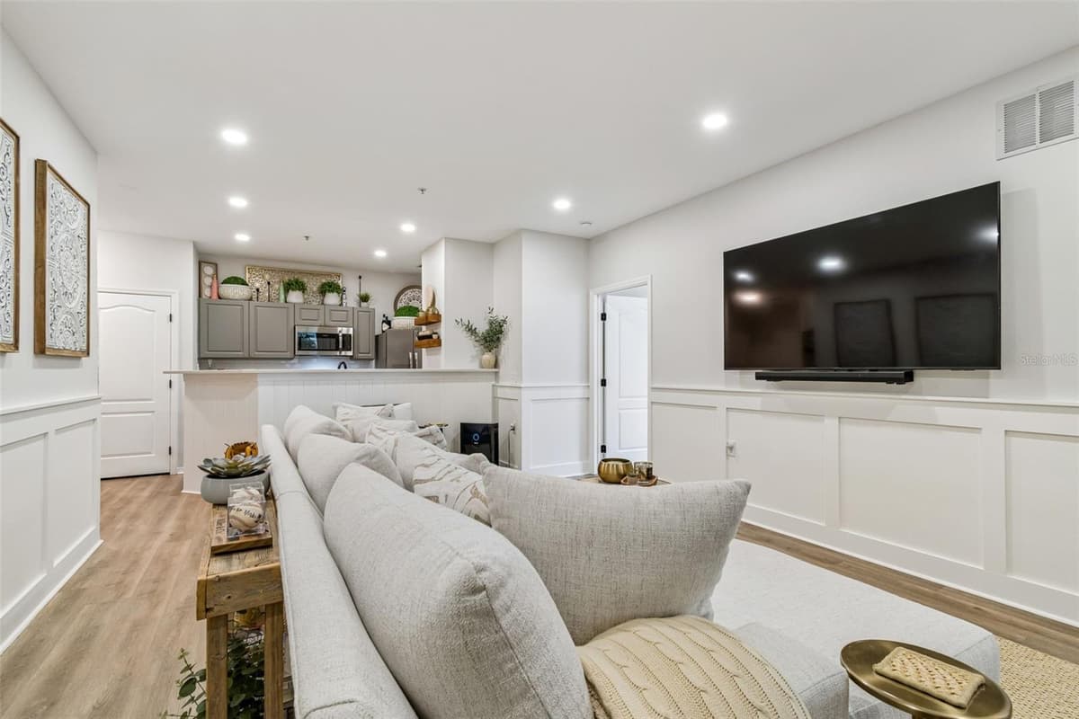 1640 VILLA CAPRI CIRCLE — photo 23 of 80