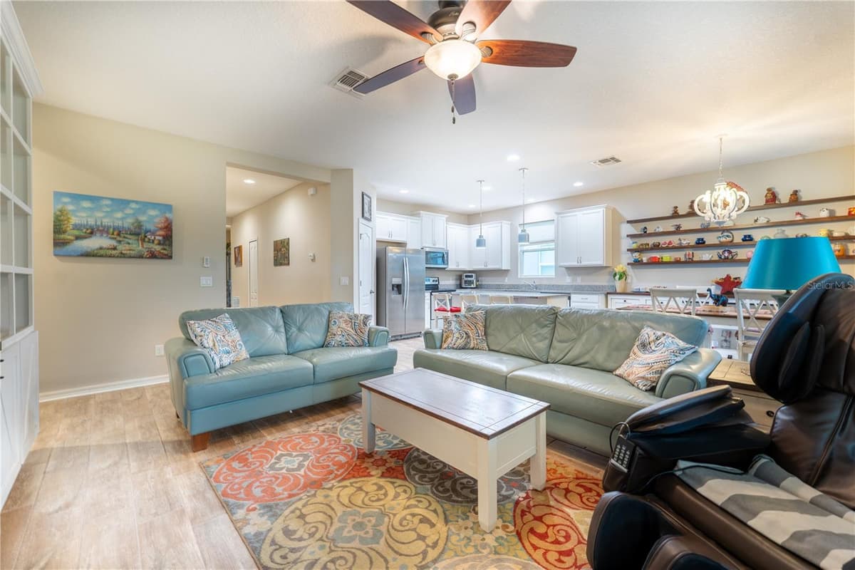 3331 SAGEBRUSH STREET — photo 15 of 56