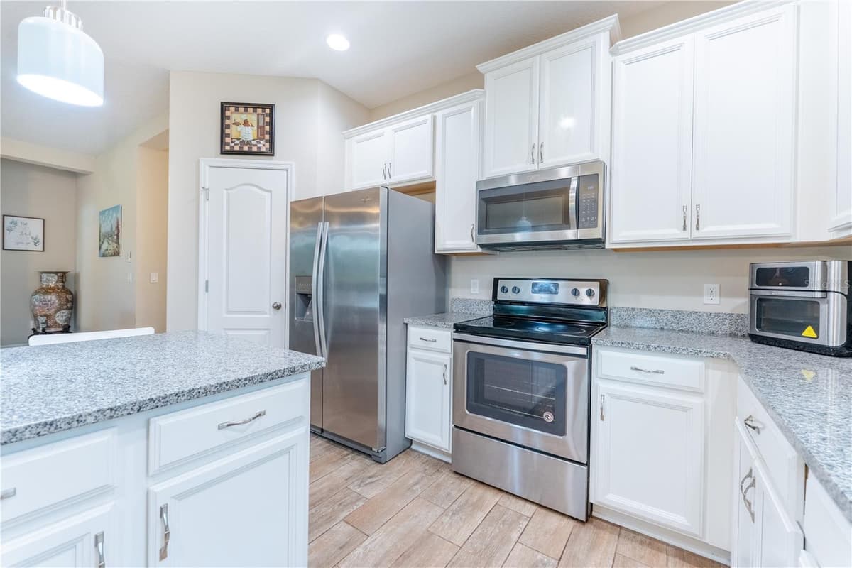 3331 SAGEBRUSH STREET — photo 4 of 56
