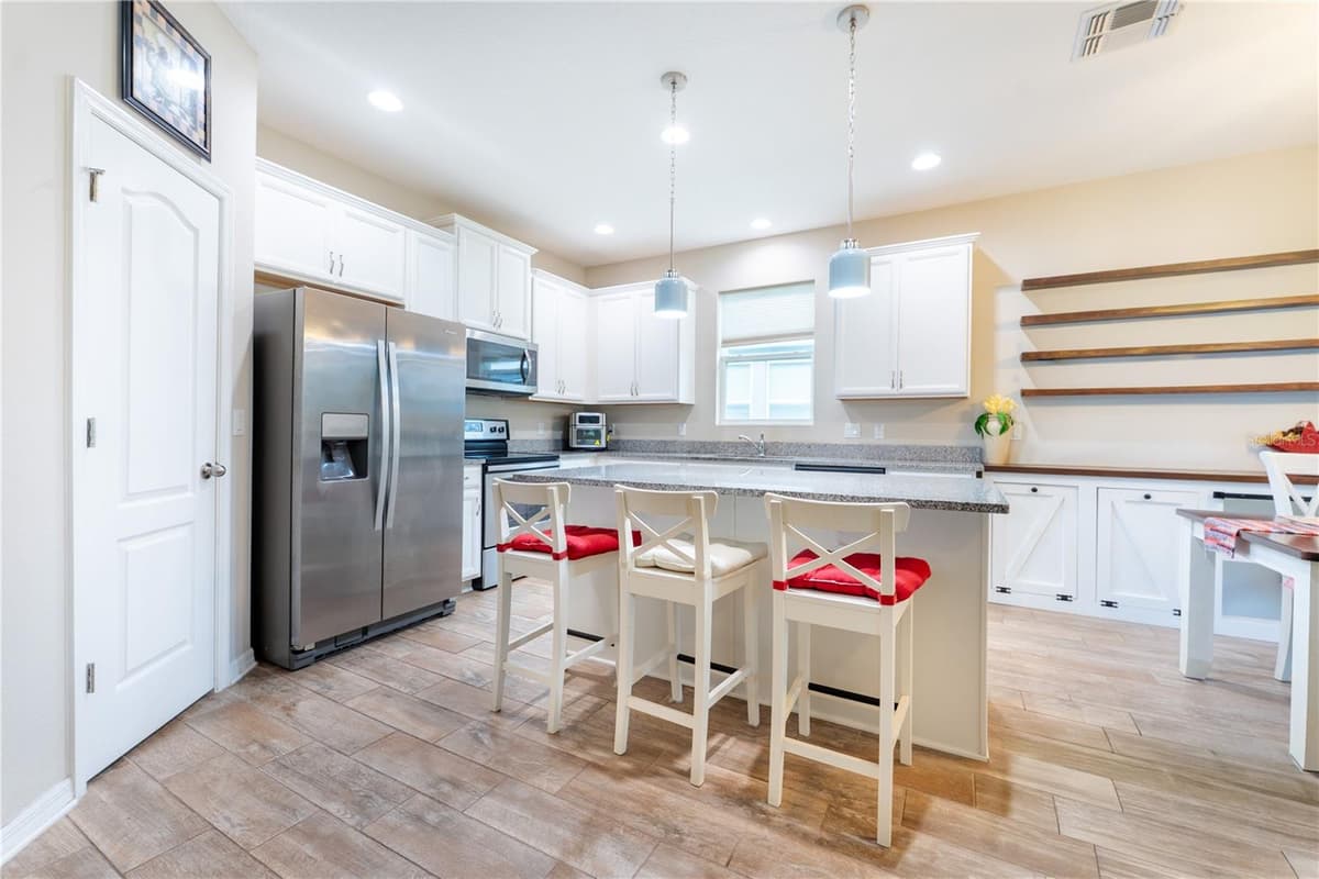 3331 SAGEBRUSH STREET — photo 9 of 56