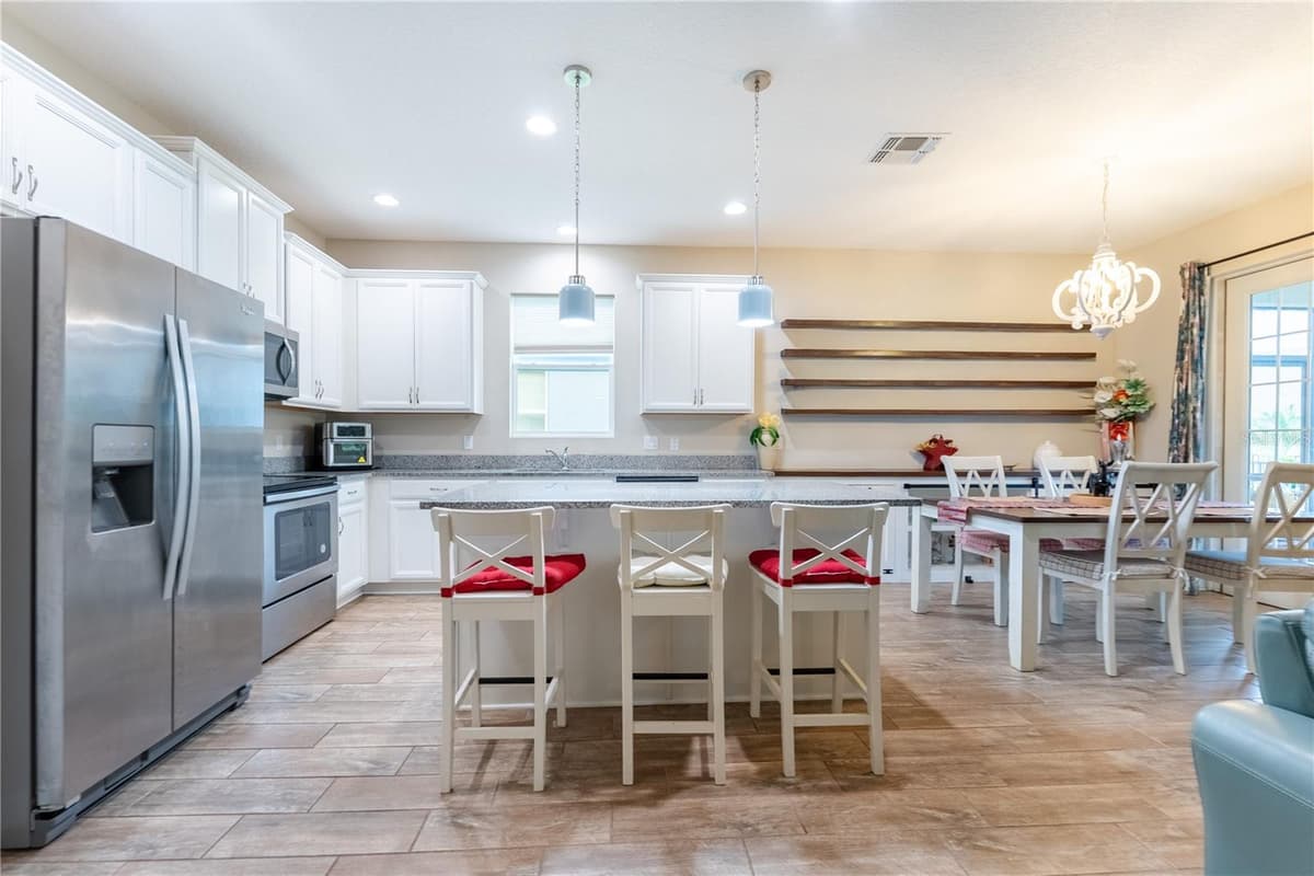 3331 SAGEBRUSH STREET — photo 8 of 56