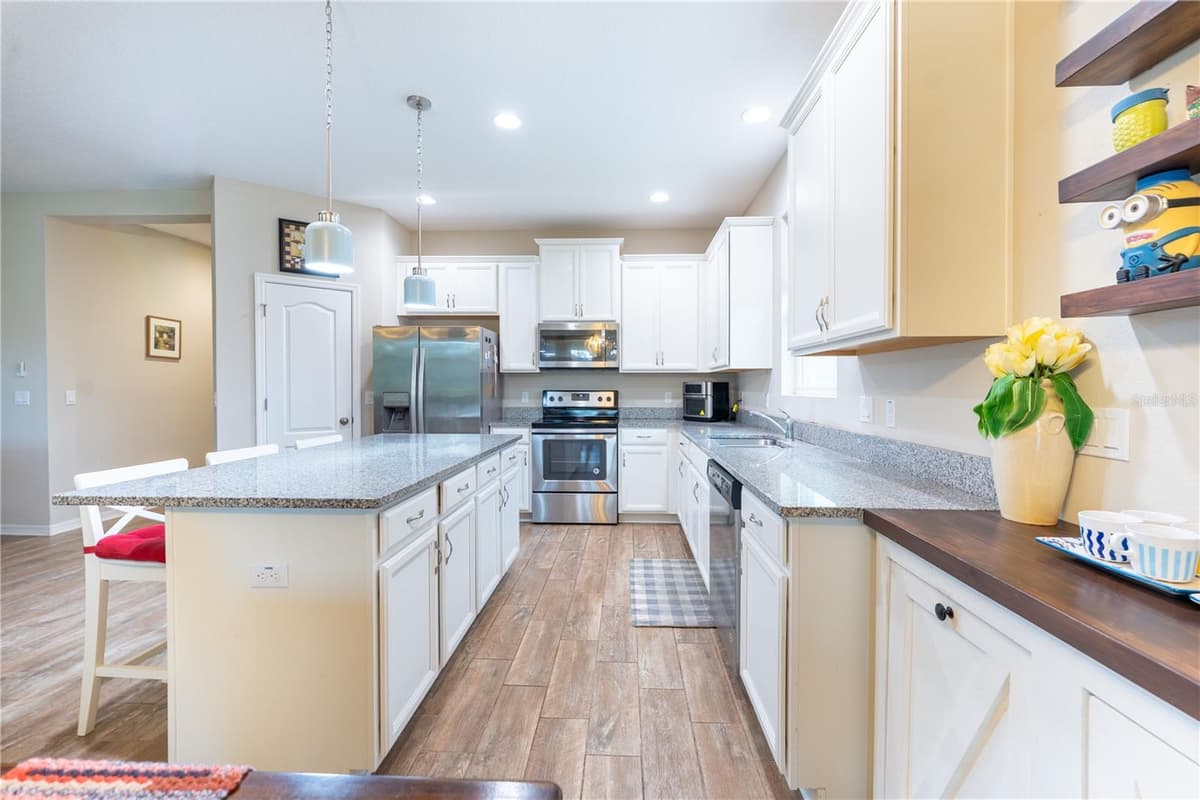 3331 SAGEBRUSH STREET — photo 5 of 56