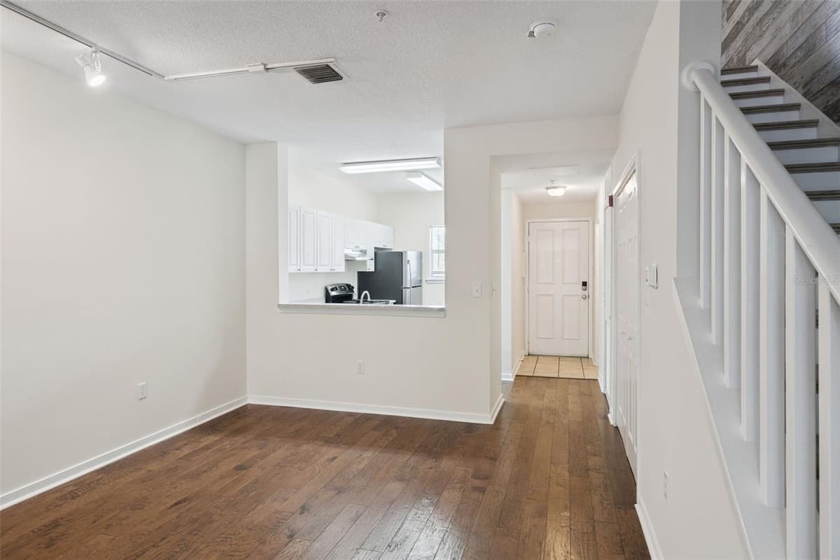 720 CELEBRATION AVENUE — photo 9 of 30