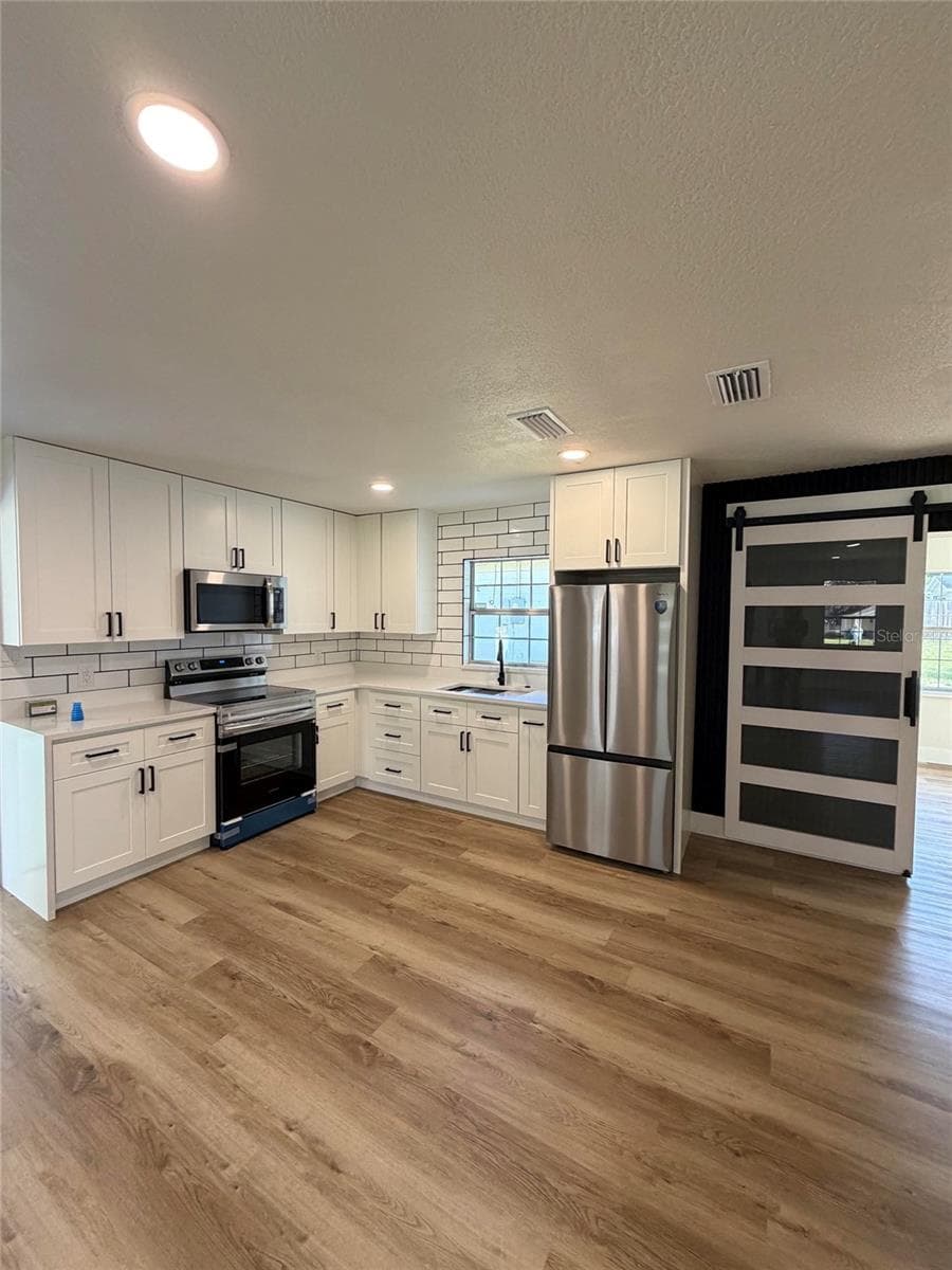 1301 NICHOLS DRIVE — photo 9 of 12