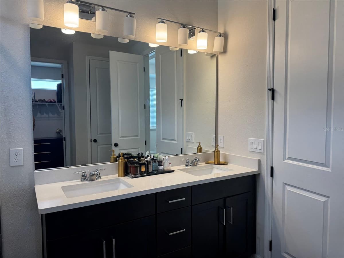 10439 AUSTRINA OAK LOOP — photo 31 of 62