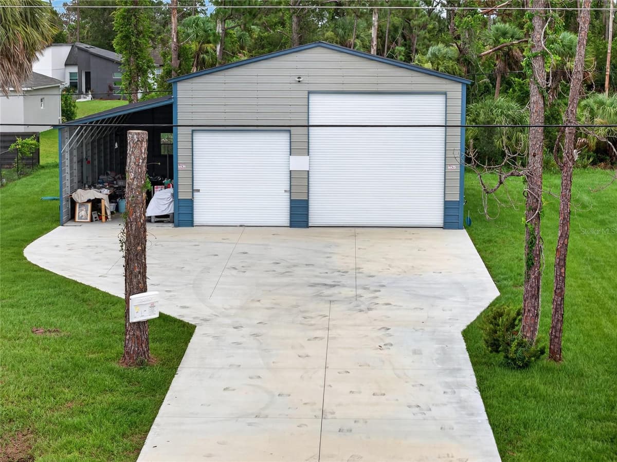 1264 SALFORD BOULEVARD — photo 3 of 43
