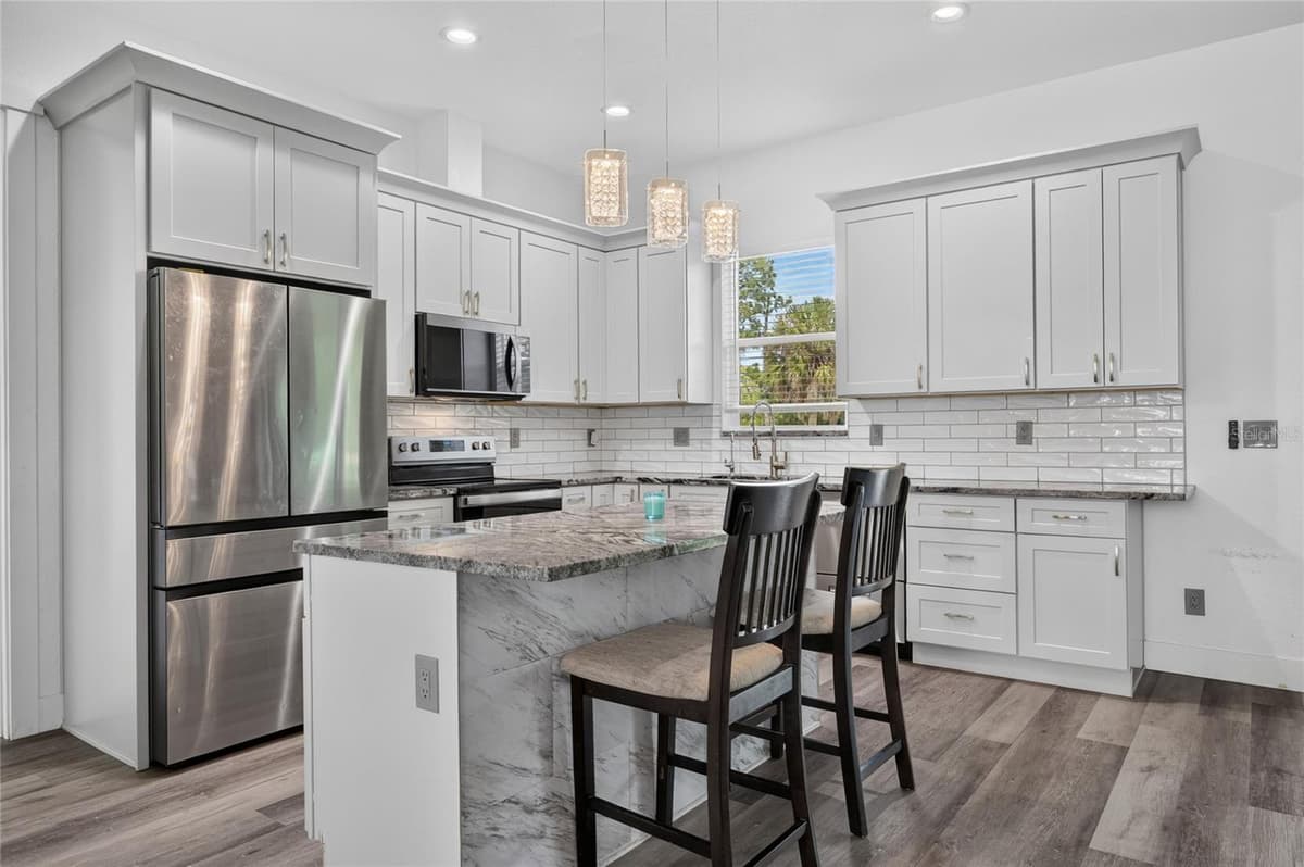 1264 SALFORD BOULEVARD — photo 13 of 43