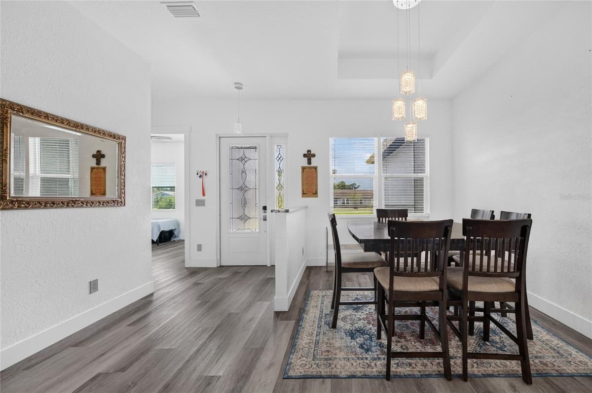 1264 SALFORD BOULEVARD — photo 11 of 43