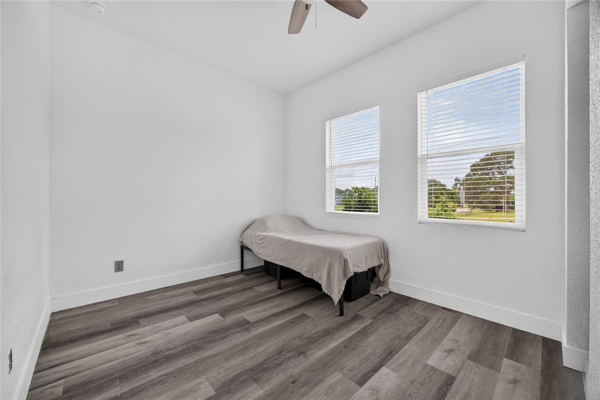 1264 SALFORD BOULEVARD — photo 23 of 43