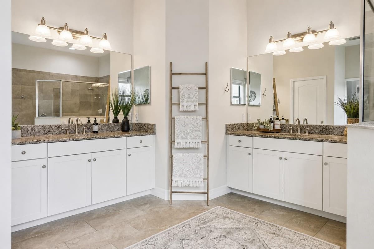 2590 LAKE MANOR DRIVE — photo 13 of 39