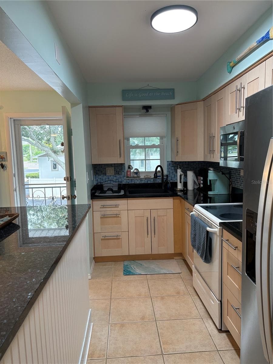 14531 WALSINGHAM ROAD — photo 7 of 28