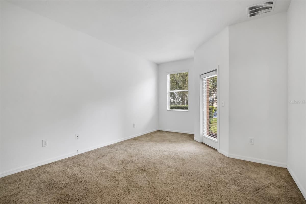 3610 RODRICK CIRCLE — photo 13 of 38