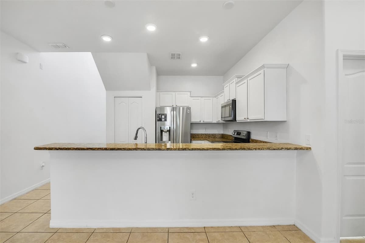 3610 RODRICK CIRCLE — photo 8 of 38