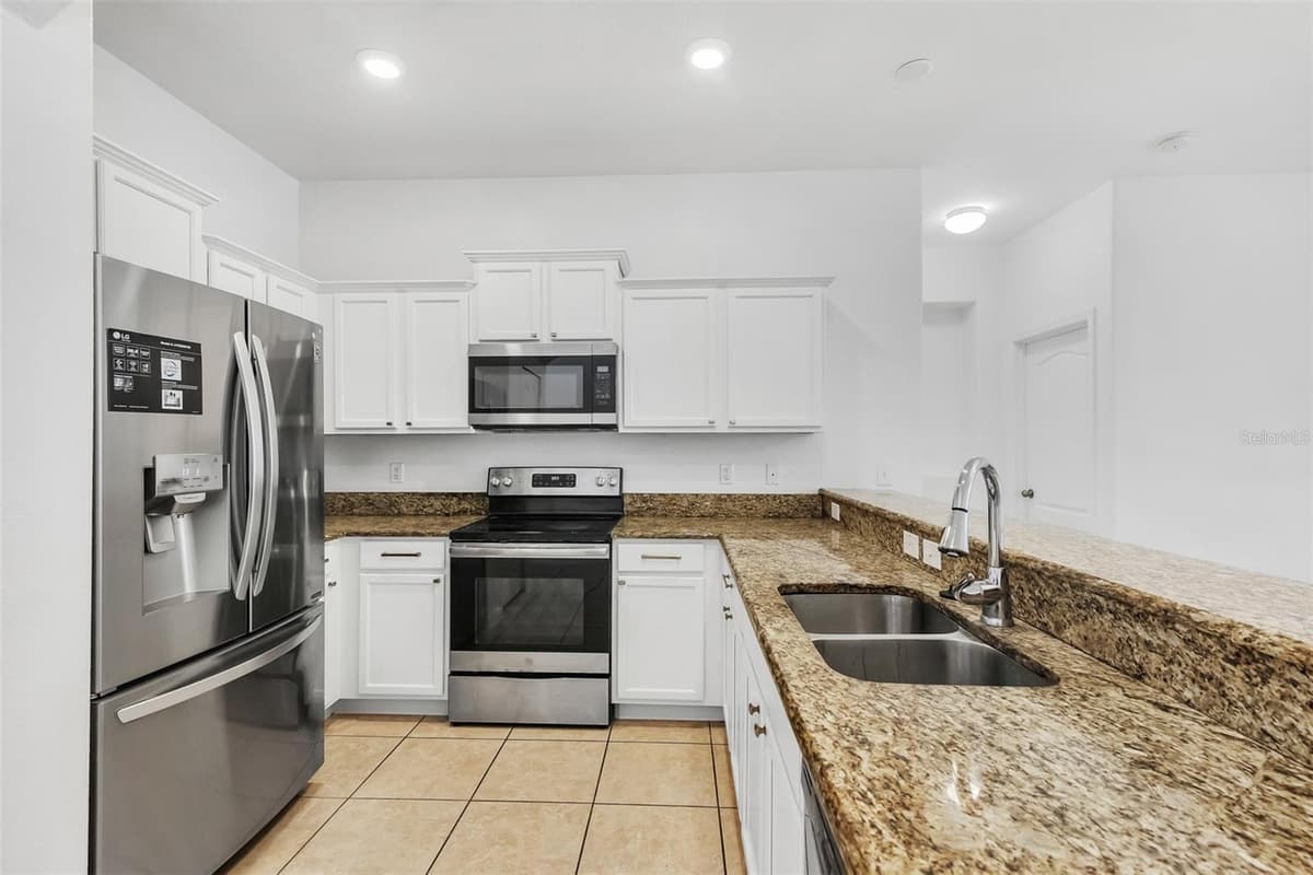3610 RODRICK CIRCLE — photo 9 of 38
