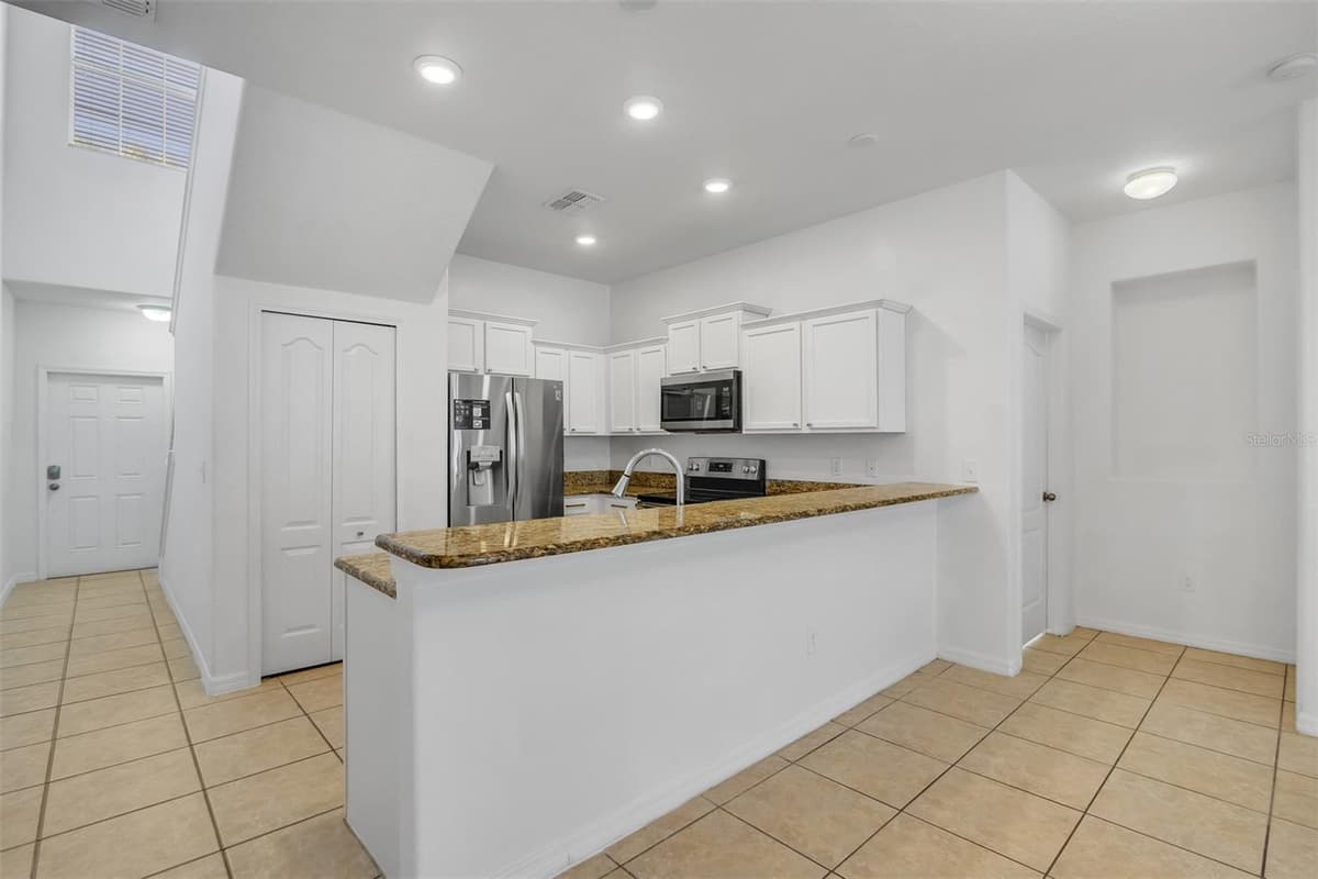 3610 RODRICK CIRCLE — photo 7 of 38