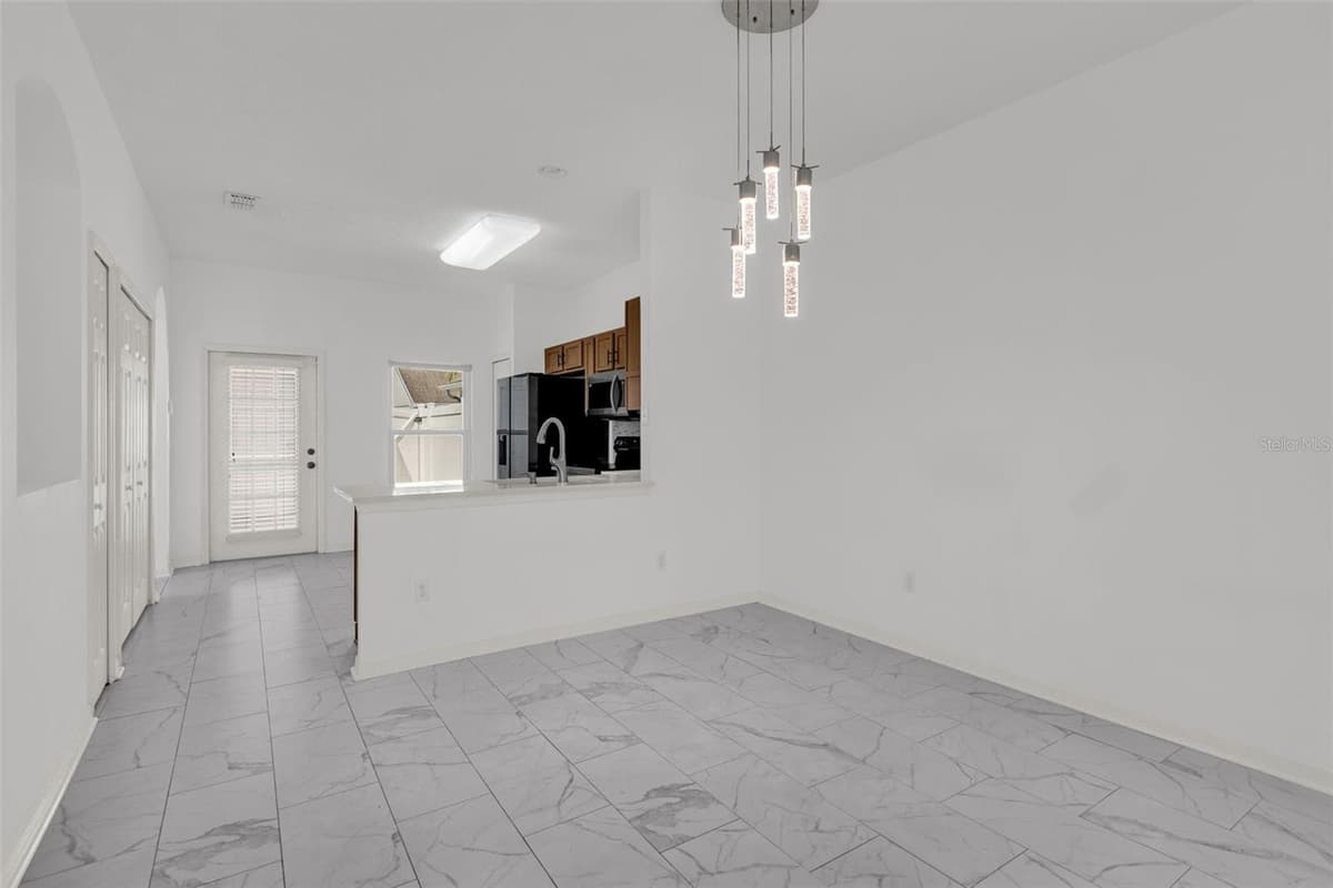 14057 WILD MAJESTIC STREET — photo 7 of 32