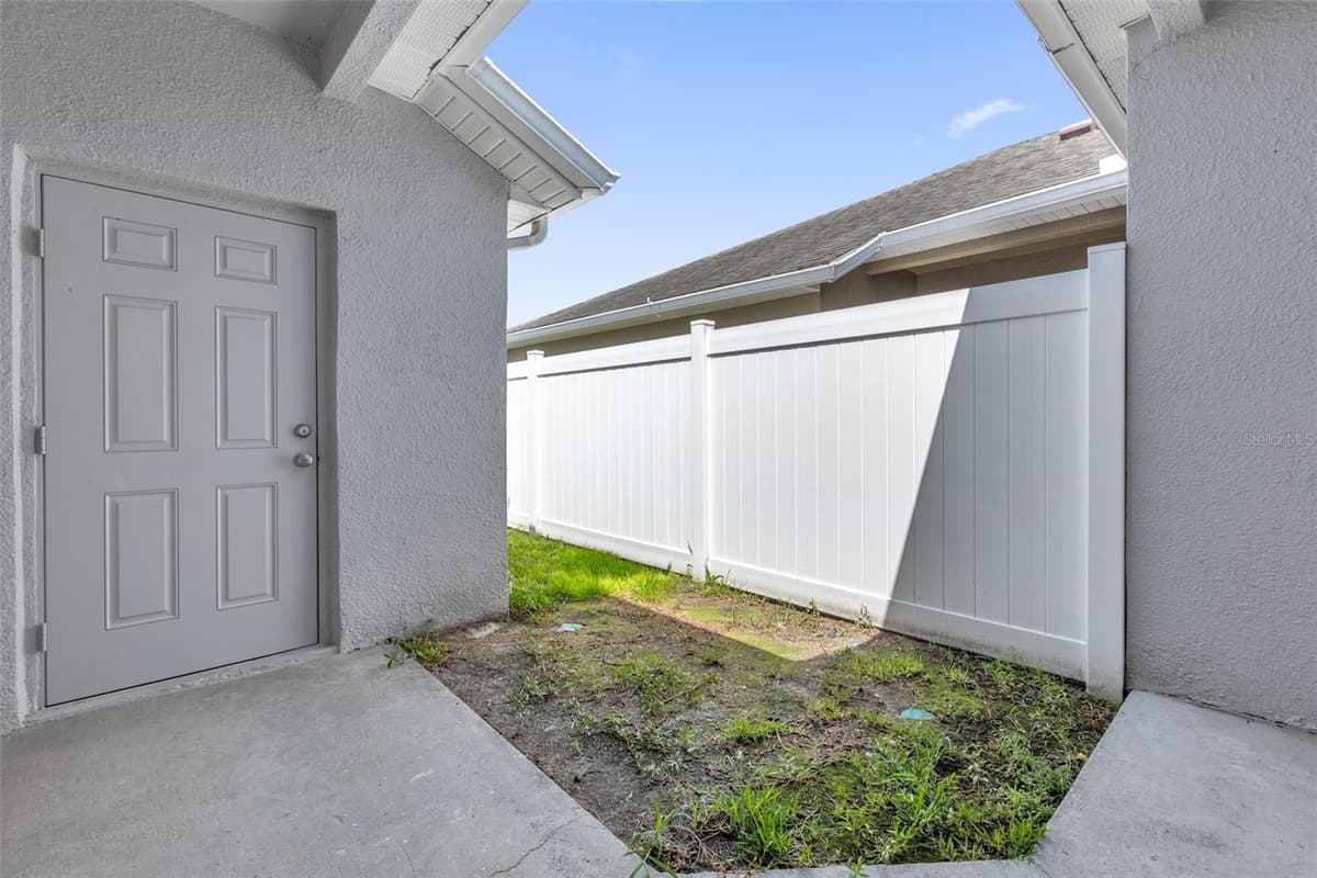 14057 WILD MAJESTIC STREET — photo 25 of 32