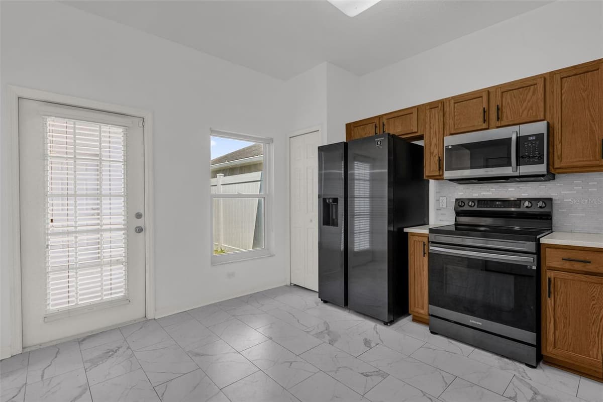 14057 WILD MAJESTIC STREET — photo 17 of 32