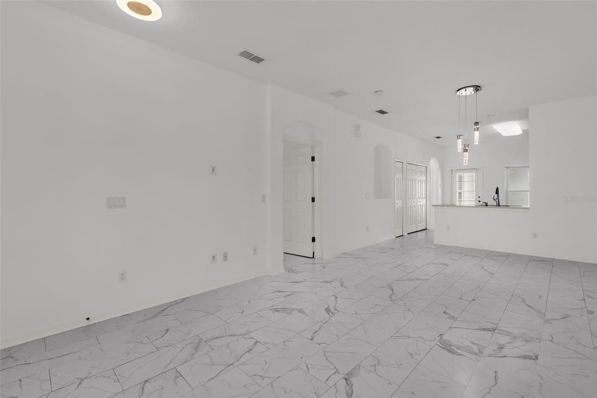 14057 WILD MAJESTIC STREET — photo 10 of 32