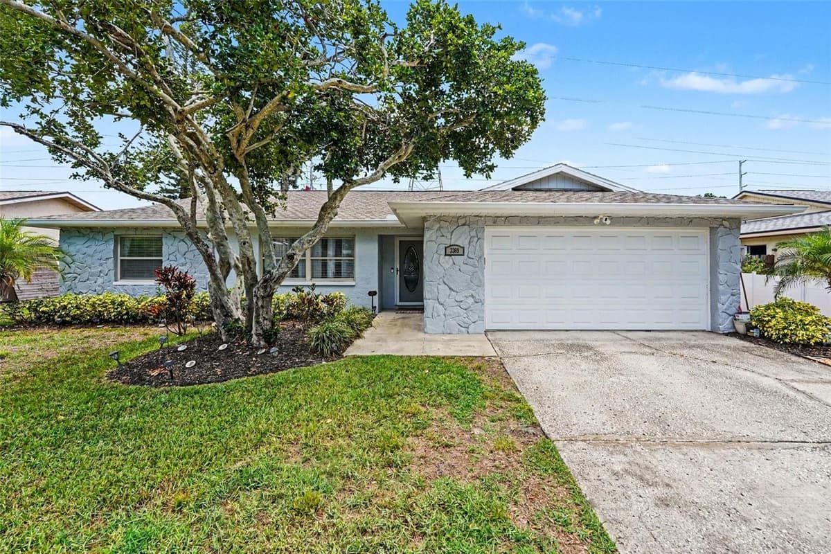 3369 HUNT CLUB DRIVE — photo 1 of 31
