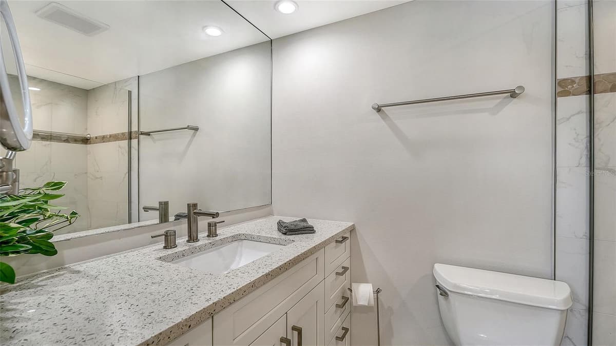500 WASHINGTON DRIVE — photo 20 of 47