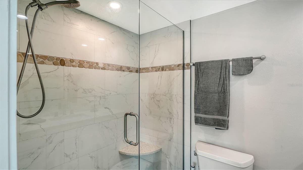 500 WASHINGTON DRIVE — photo 16 of 47