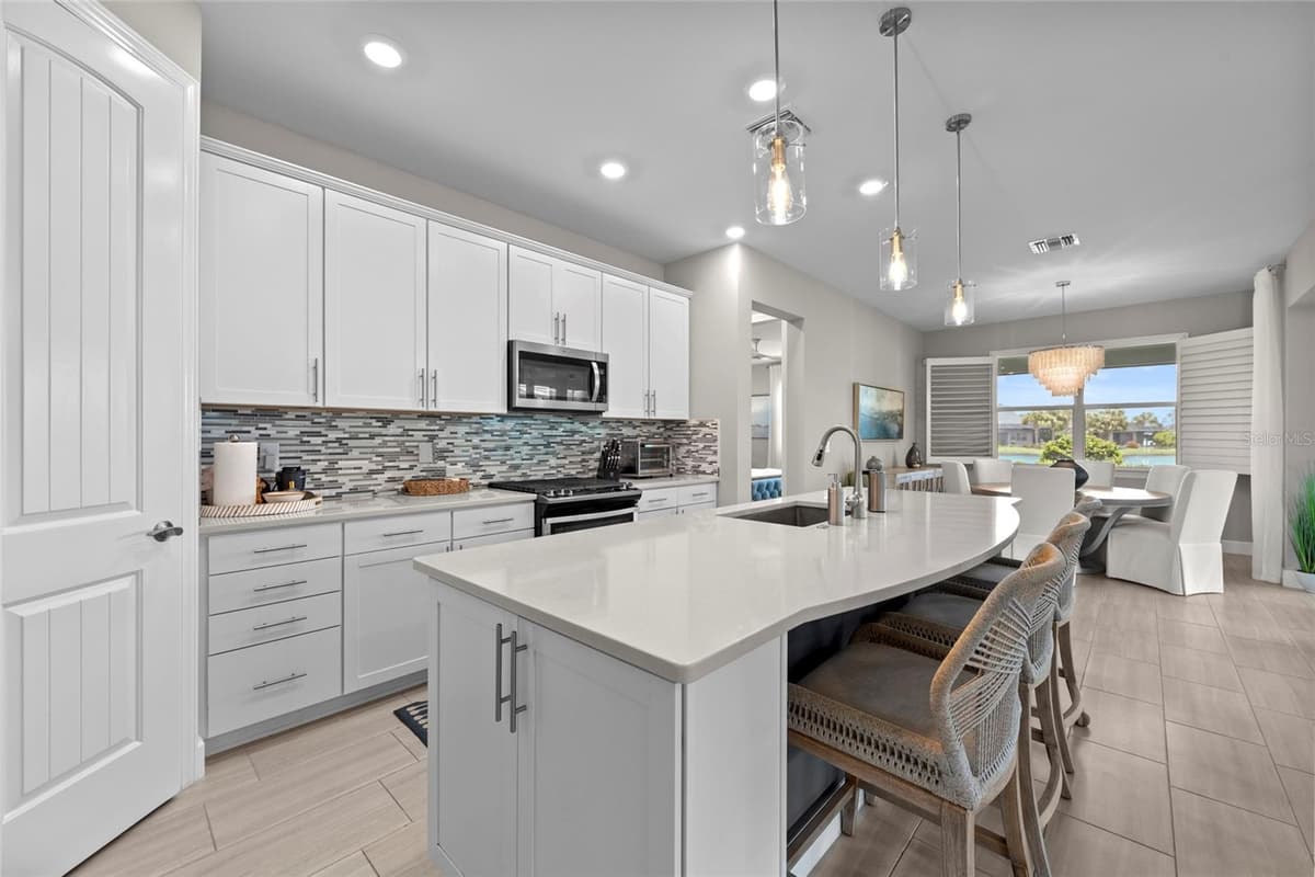 12217 CRANSTON WAY — photo 8 of 51