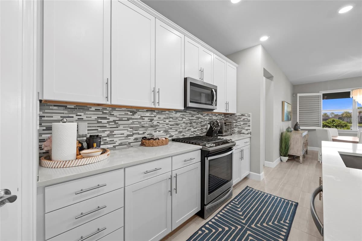 12217 CRANSTON WAY — photo 13 of 51