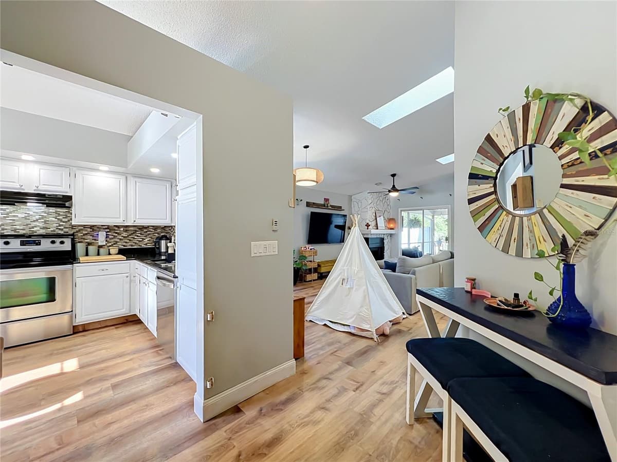 2226 FAXTON COURT — photo 5 of 40