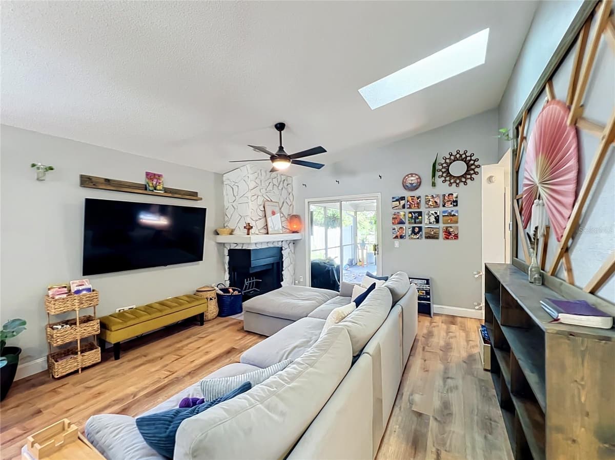 2226 FAXTON COURT — photo 11 of 40