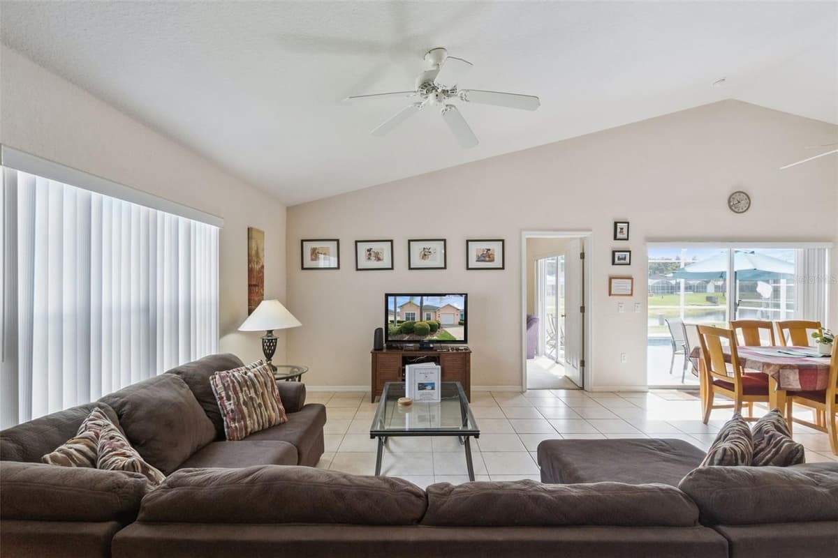 621 RESERVE DRIVE — photo 5 of 39