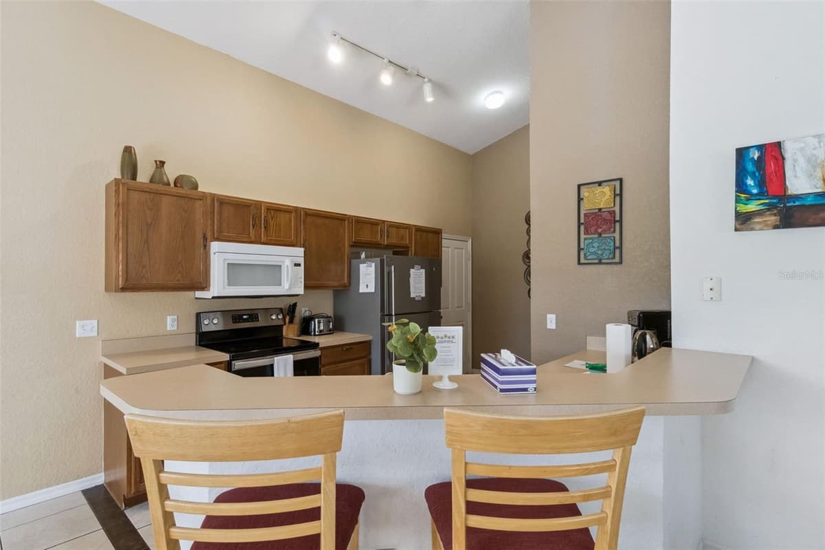 621 RESERVE DRIVE — photo 8 of 39
