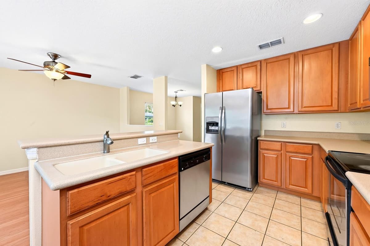 12905 LEXINGTON SUMMIT STREET — photo 8 of 31