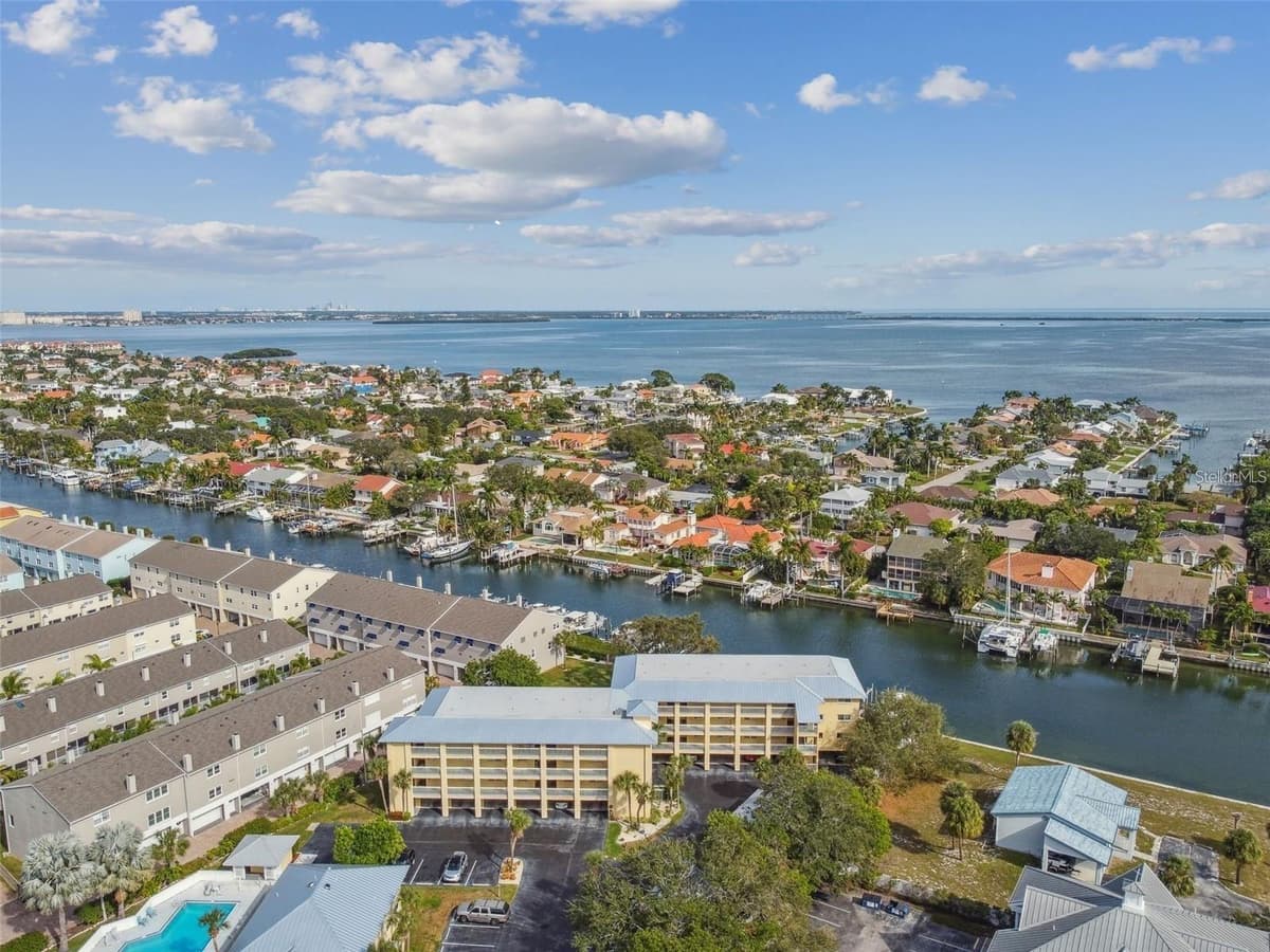 1125 PINELLAS BAYWAY — photo 2 of 55