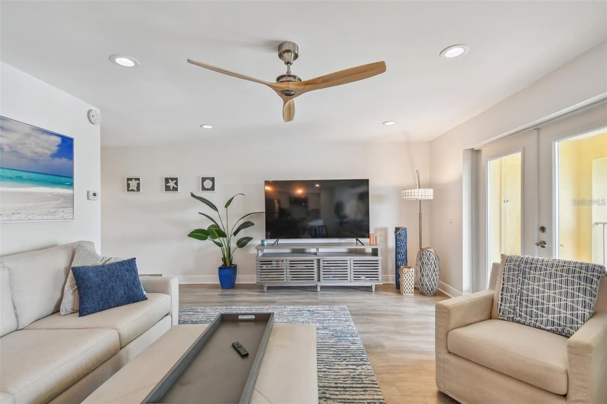 1125 PINELLAS BAYWAY — photo 13 of 55