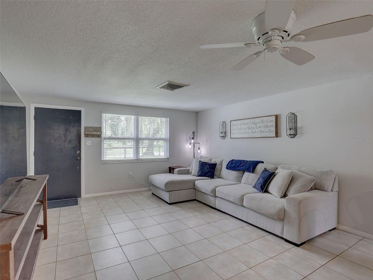 13102 GIBSON LANE — photo 11 of 41