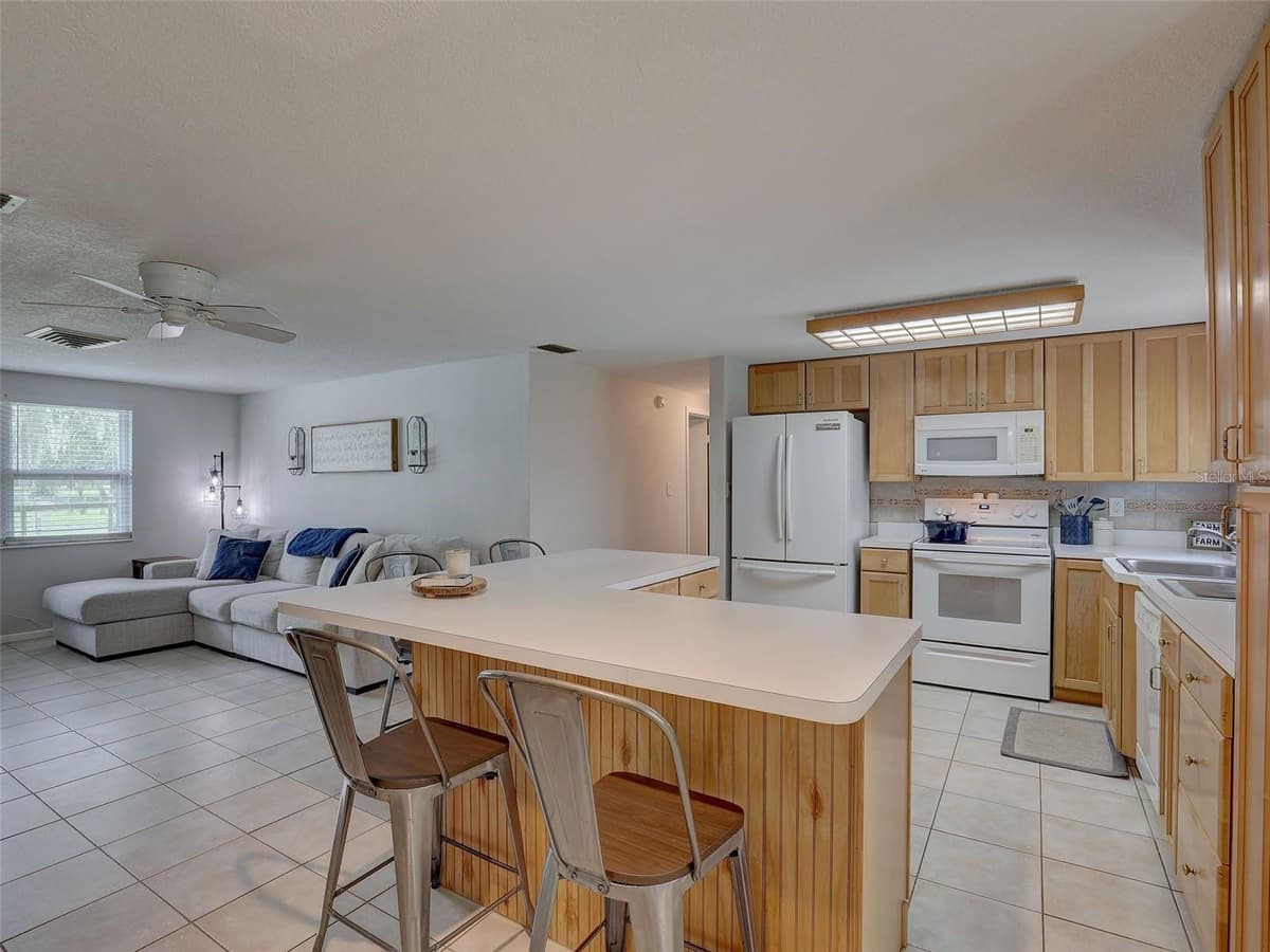 13102 GIBSON LANE — photo 13 of 41