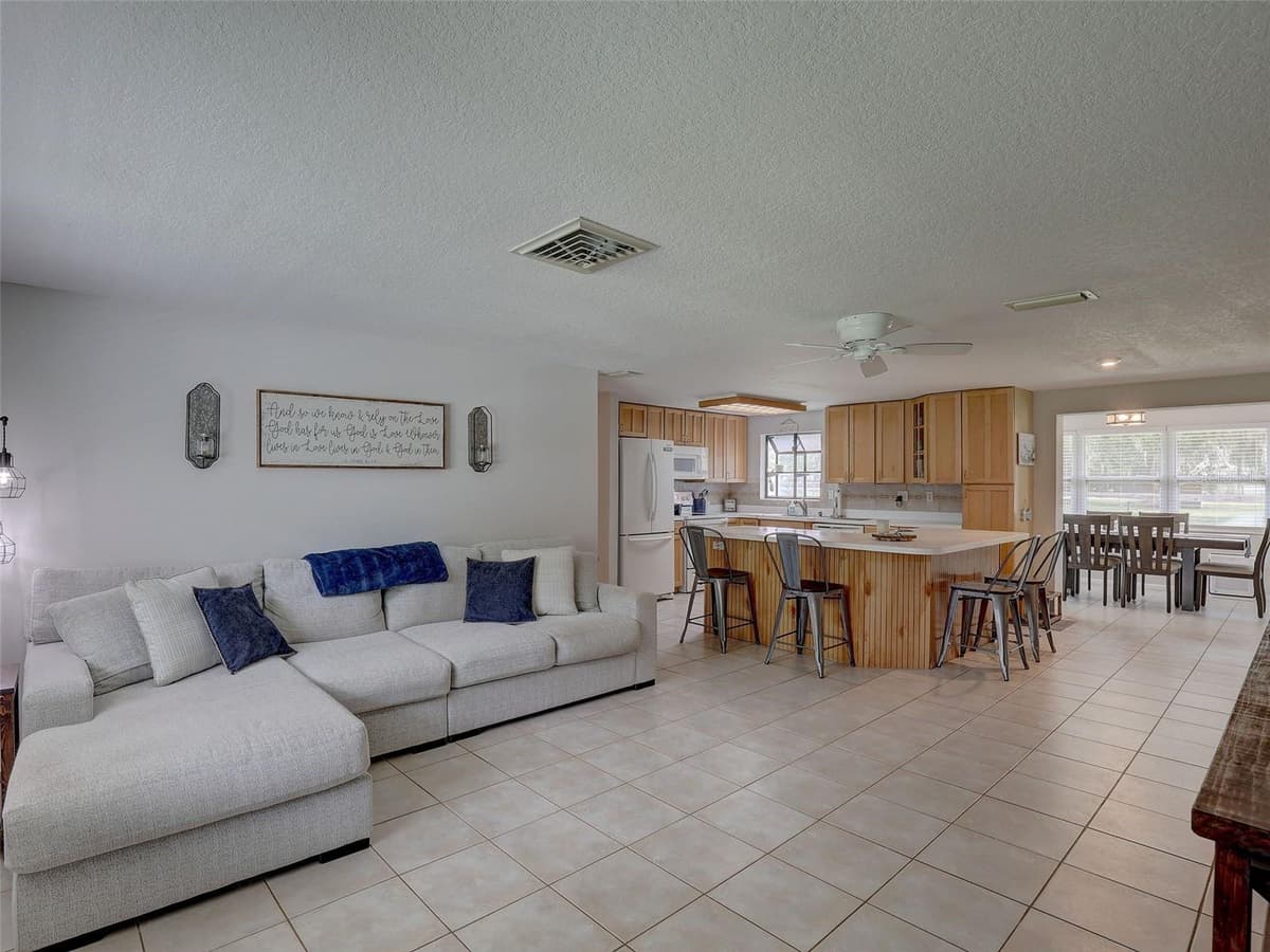 13102 GIBSON LANE — photo 9 of 41