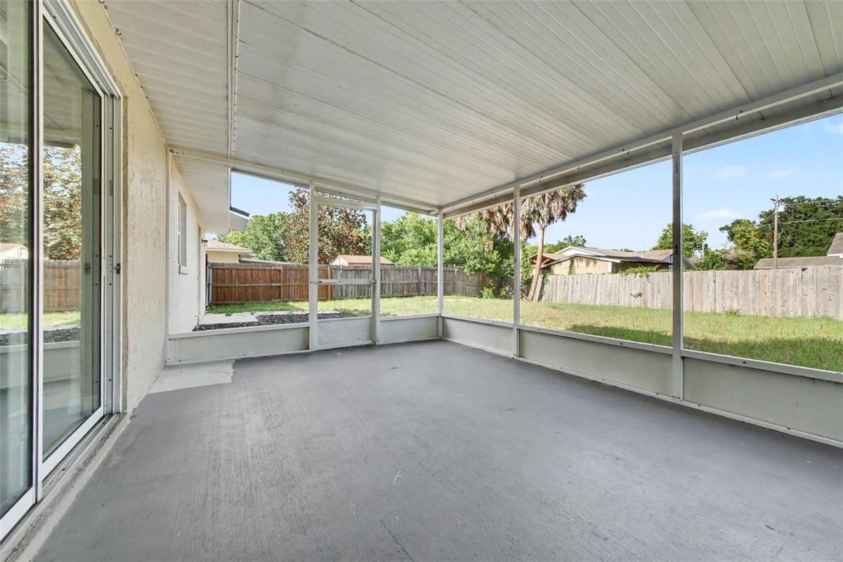 450 PARK GLEN DRIVE — photo 14 of 15