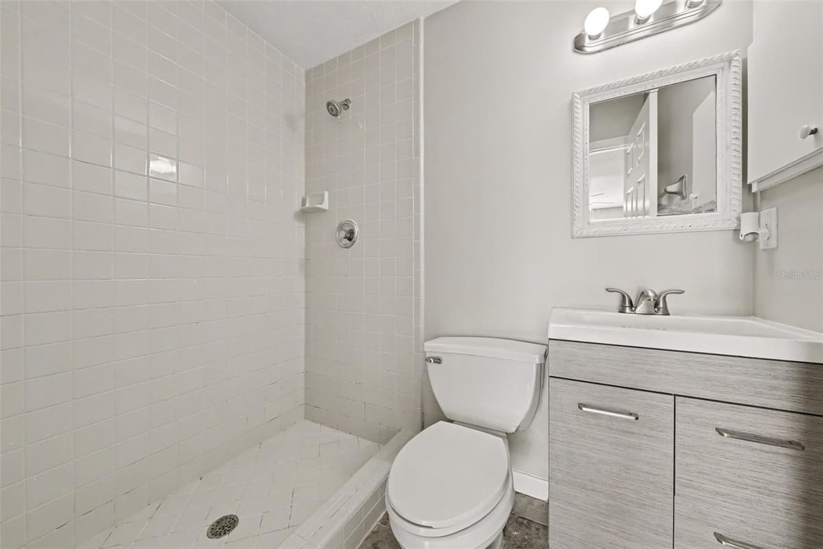 450 PARK GLEN DRIVE — photo 10 of 15