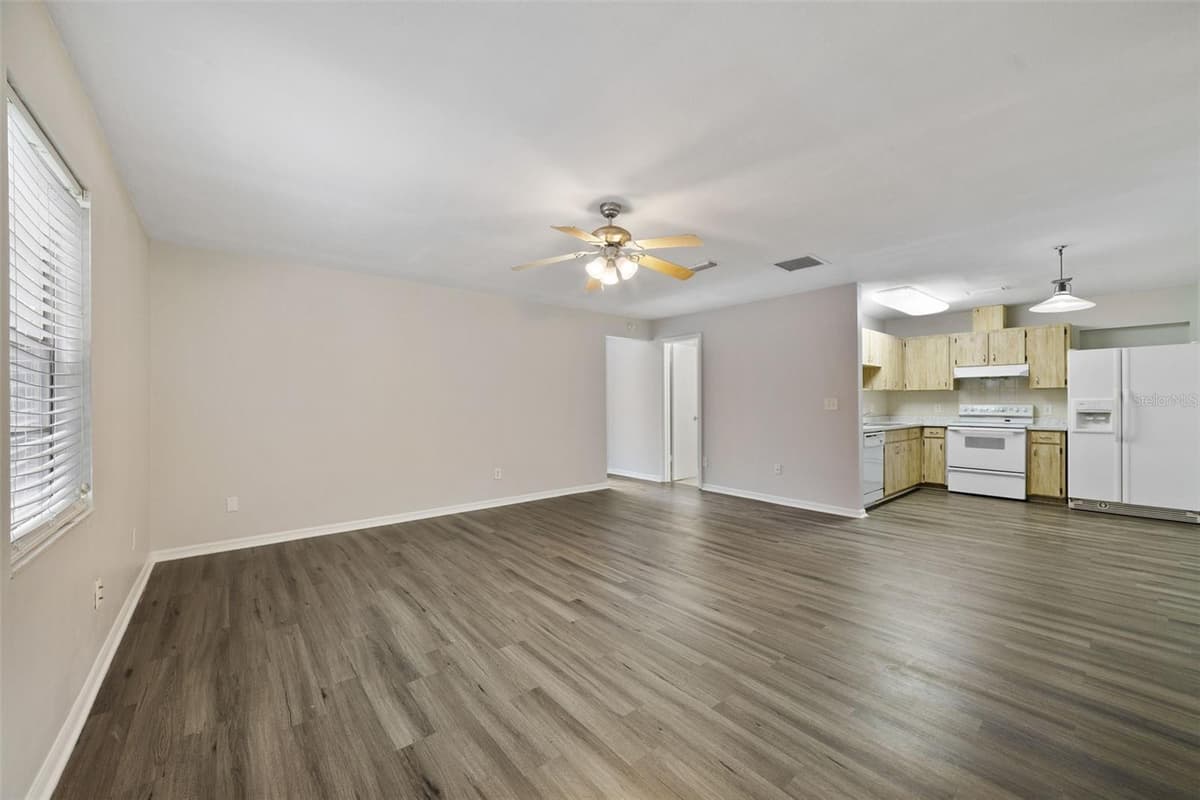 5444 PEACO PLACE — photo 5 of 17