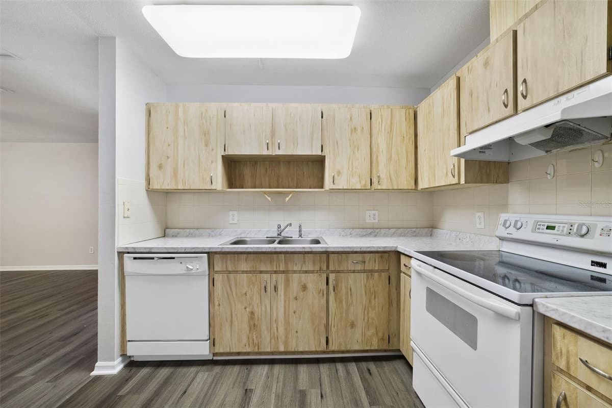 5444 PEACO PLACE — photo 7 of 17