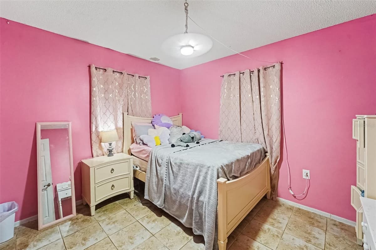 8143 HIXTON DRIVE — photo 15 of 22