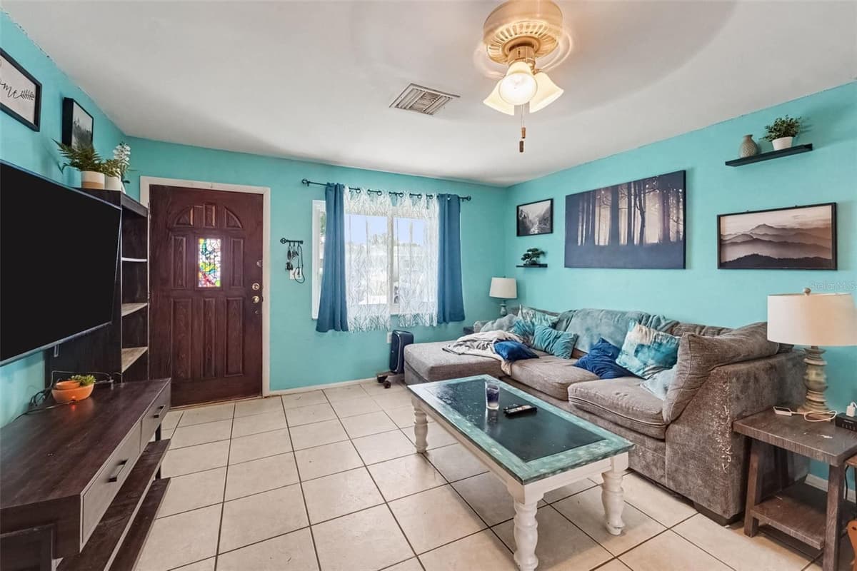 8143 HIXTON DRIVE — photo 4 of 22