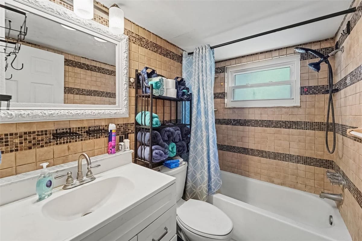 8143 HIXTON DRIVE — photo 17 of 22