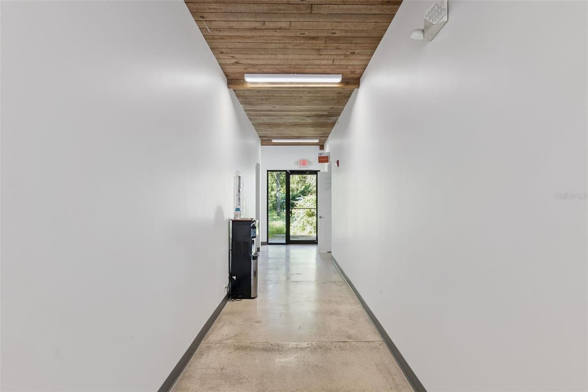 9300 UNIVERSITY BOULEVARD — photo 19 of 32