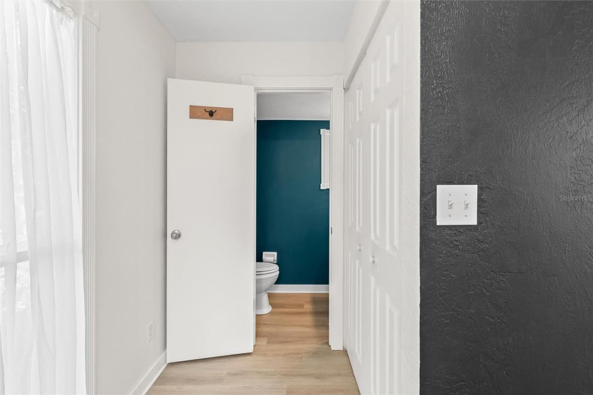 108 NORTHBROOK LANE — photo 4 of 49