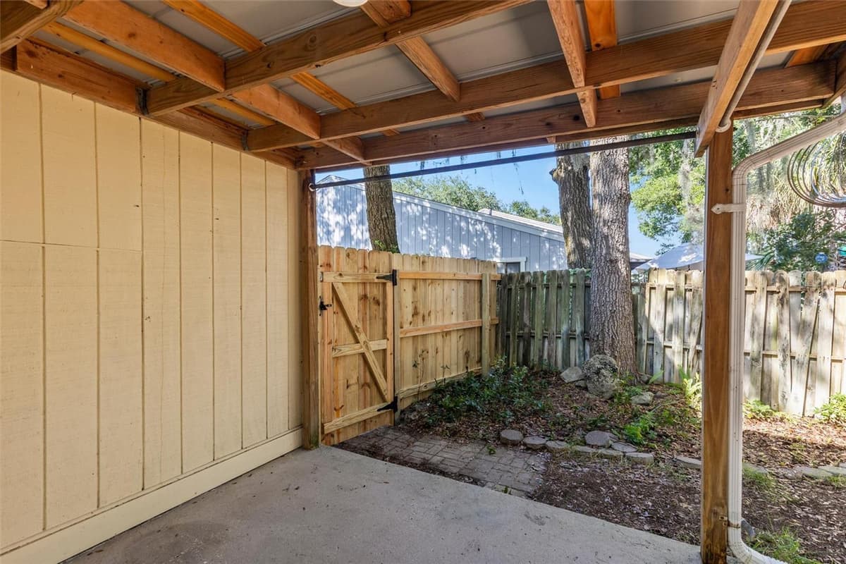 108 NORTHBROOK LANE — photo 38 of 49