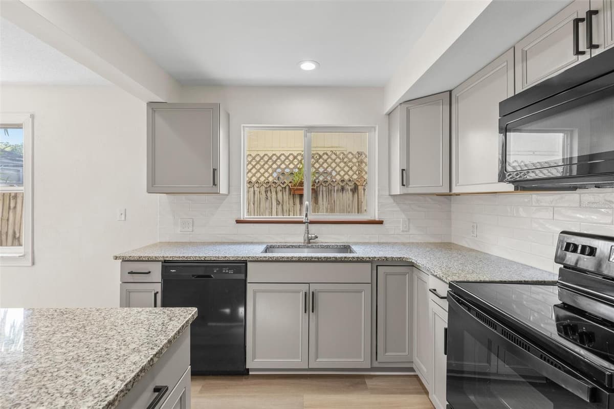 108 NORTHBROOK LANE — photo 15 of 49