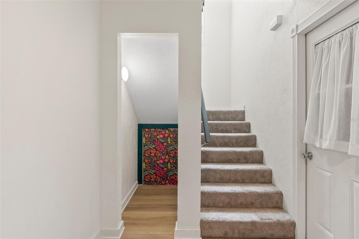 108 NORTHBROOK LANE — photo 19 of 49